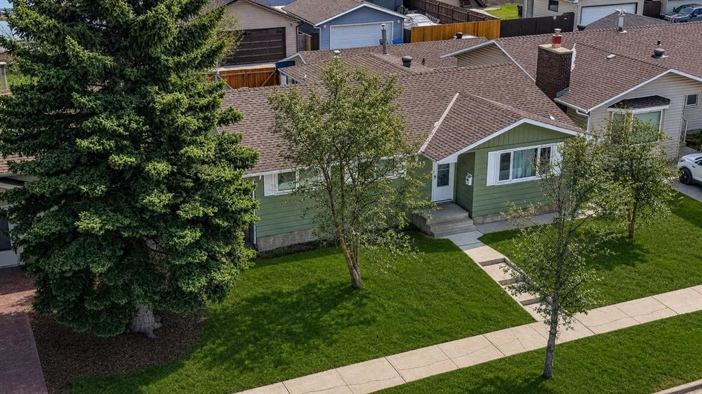 5835 28 Avenue Ne, Calgary, AB - Outdoor