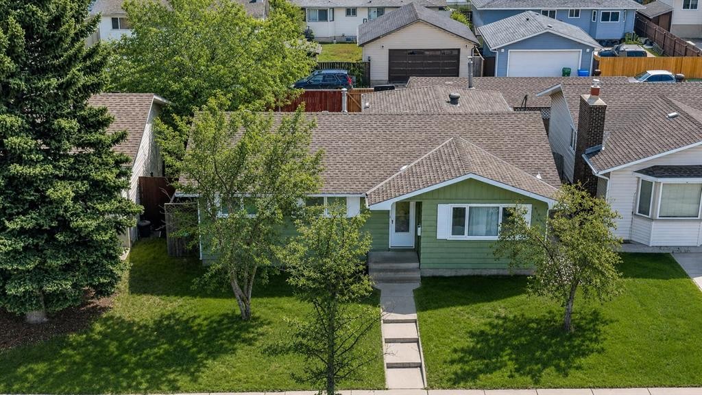 5835 28 Avenue Ne, Calgary, AB - Outdoor