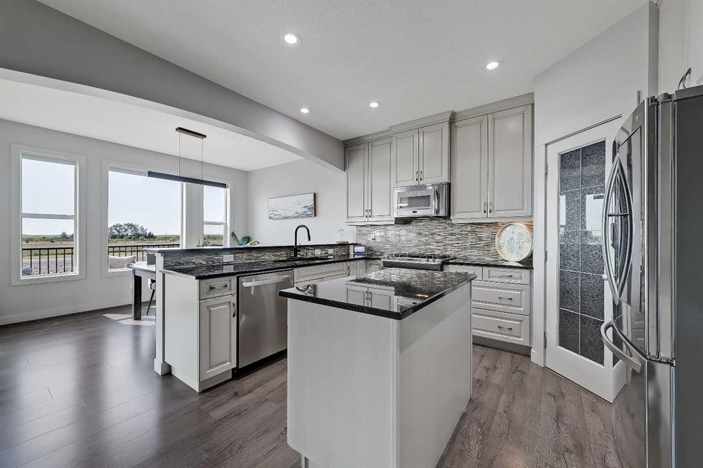 268 Rainbow Falls Way, Chestermere, AB - Indoor Photo Showing Kitchen With Stainless Steel Kitchen With Upgraded Kitchen