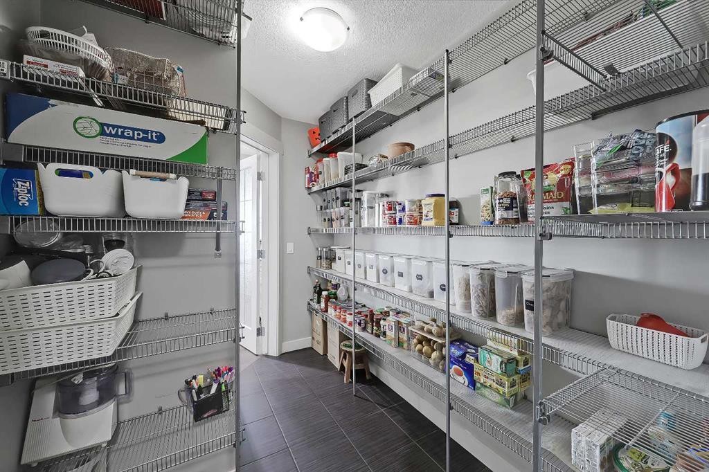 268 Rainbow Falls Way, Chestermere, AB - Indoor Photo Showing Other Room