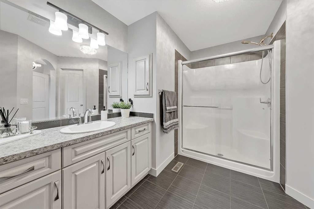 268 Rainbow Falls Way, Chestermere, AB - Indoor Photo Showing Bathroom