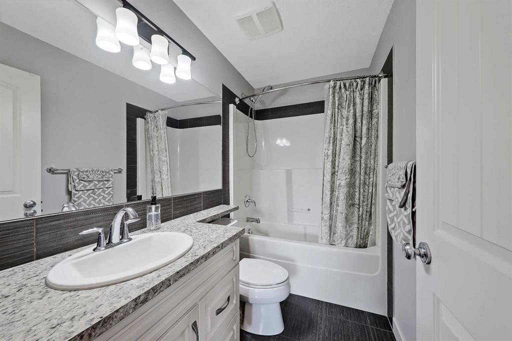 268 Rainbow Falls Way, Chestermere, AB - Indoor Photo Showing Bathroom