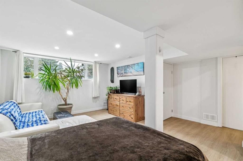 731 Archwood Road Se, Calgary, AB - Indoor