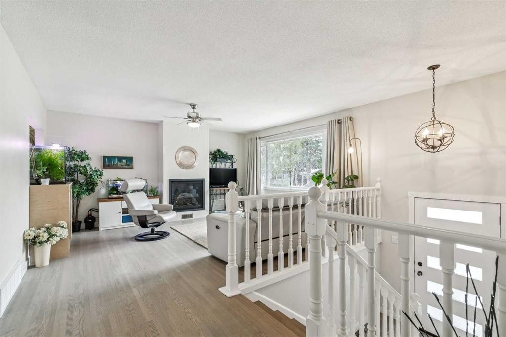 731 Archwood Road Se, Calgary, AB - Indoor Photo Showing Other Room