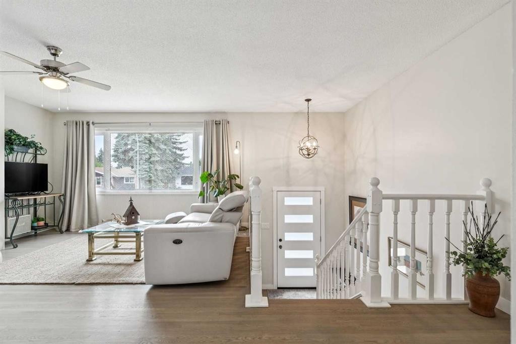 731 Archwood Road Se, Calgary, AB - Indoor
