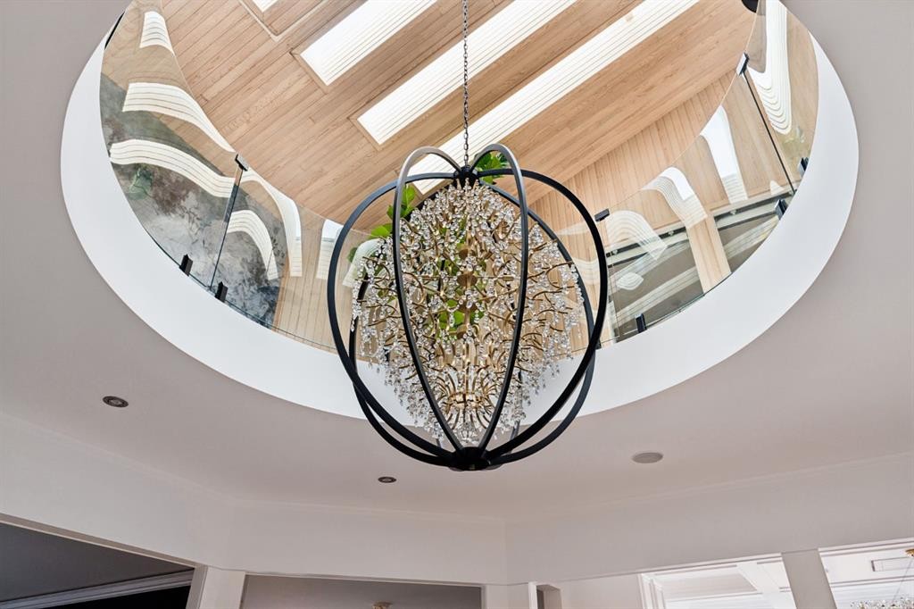 79 Bel-Aire Place Sw, Calgary, AB - Indoor Photo Showing Other Room