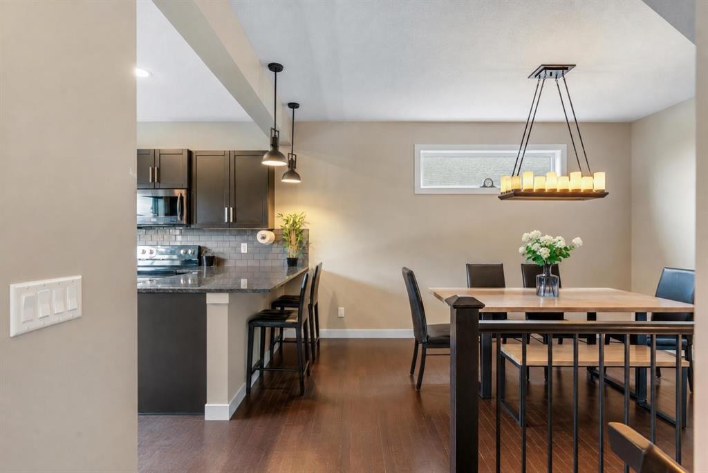 360 Marquis Heights Se, Calgary, AB - Indoor Photo Showing Dining Room
