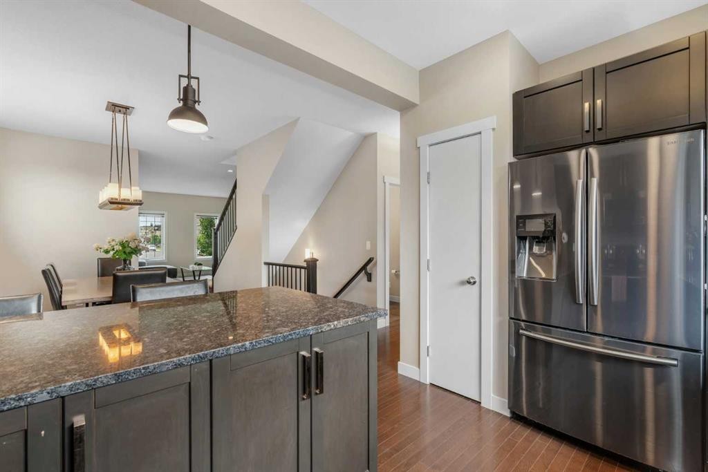 360 Marquis Heights Se, Calgary, AB - Indoor Photo Showing Kitchen