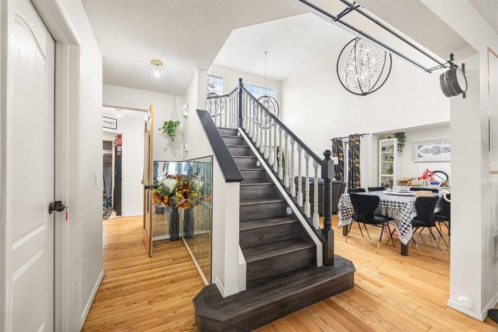 58 Citadel Crest Circle Nw, Calgary, AB - Indoor Photo Showing Other Room