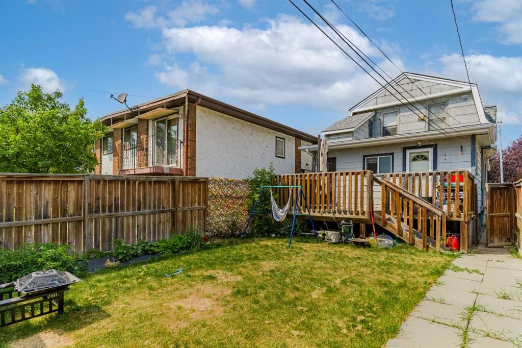235 20 Avenue Ne, Calgary, AB - Outdoor With Deck Patio Veranda