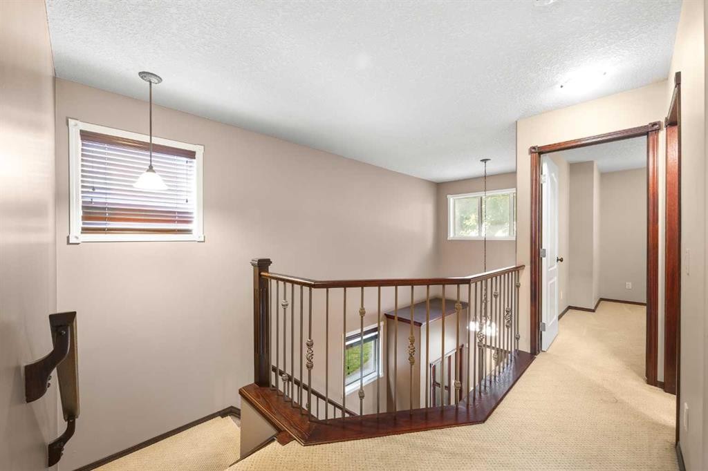 3906 2 Street Nw, Calgary, AB - Indoor Photo Showing Other Room