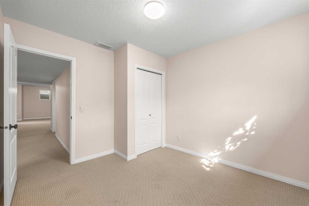 3906 2 Street Nw, Calgary, AB - Indoor Photo Showing Other Room