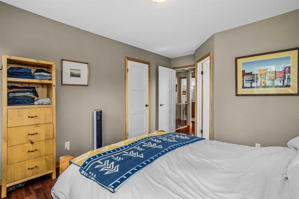 13-242 Benchlands Terrace, Canmore, AB - Indoor Photo Showing Bedroom