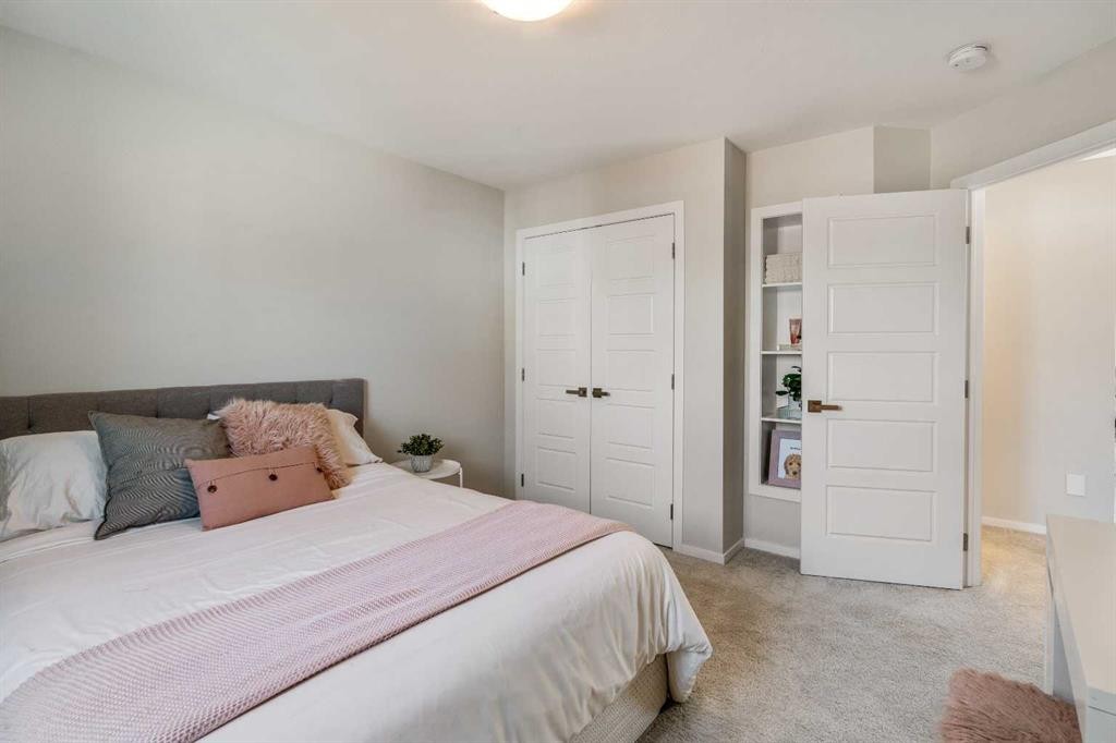 159 Pacific Landing West, Lethbridge, AB - Indoor Photo Showing Bedroom