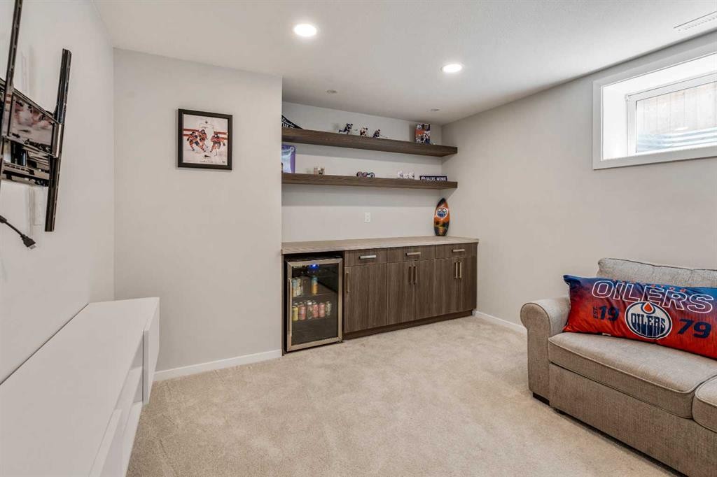 159 Pacific Landing West, Lethbridge, AB - Indoor