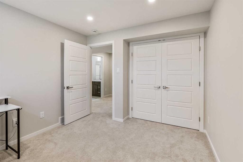 159 Pacific Landing West, Lethbridge, AB - Indoor Photo Showing Other Room