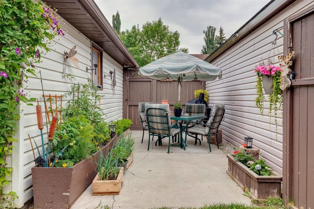 283 Abinger Crescent Ne, Calgary, AB - Outdoor With Deck Patio Veranda With Exterior