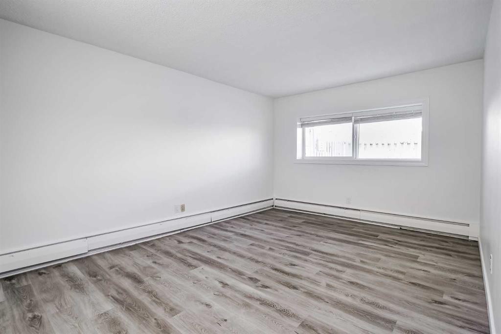 113-6919 Elbow Drive Sw, Calgary, AB - Indoor Photo Showing Other Room