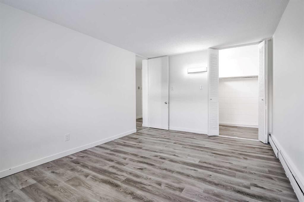 113-6919 Elbow Drive Sw, Calgary, AB - Indoor Photo Showing Other Room