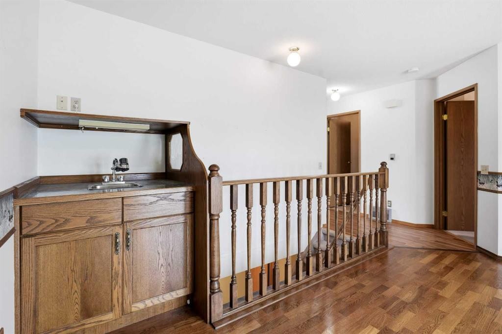 3924 56A, Camrose, AB - Indoor