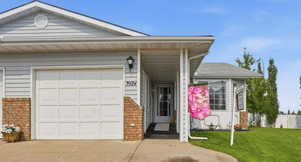 3924 56A, Camrose, AB - Outdoor