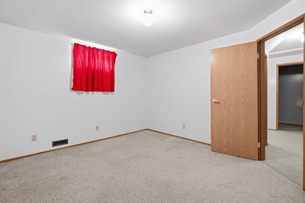 3924 56A, Camrose, AB - Indoor Photo Showing Other Room