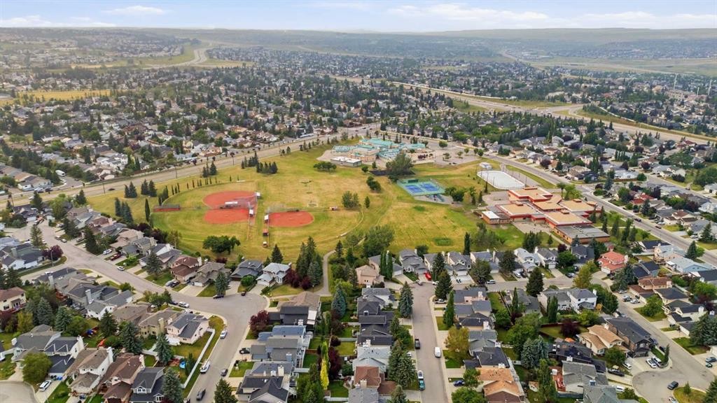 5 Sandpiper Gate Nw, Calgary, AB - Outdoor With View