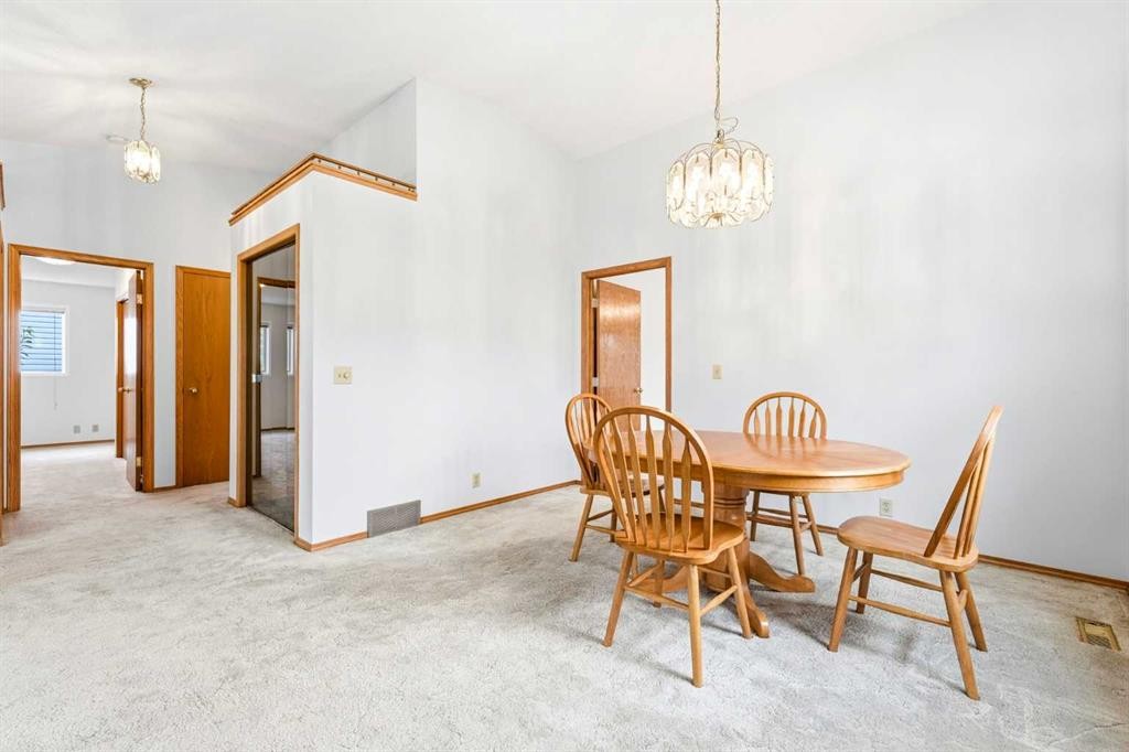 5 Sandpiper Gate Nw, Calgary, AB - Indoor Photo Showing Dining Room