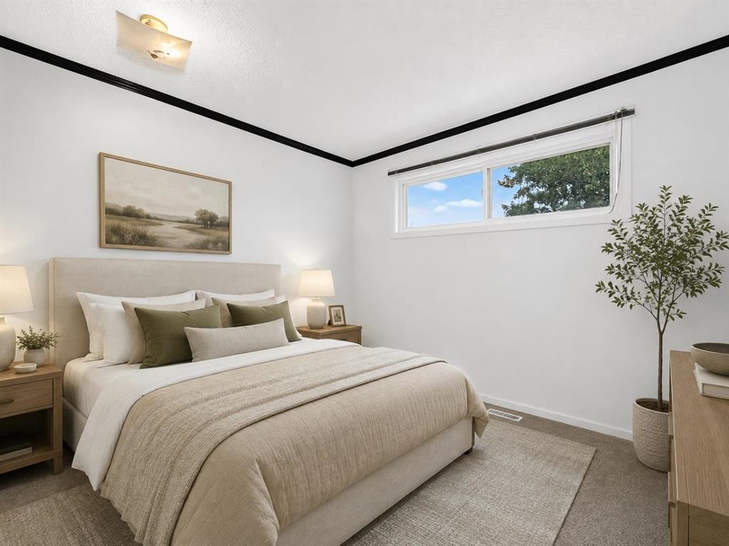 403-11010 Bonaventure Drive Se, Calgary, AB - Indoor Photo Showing Bedroom
