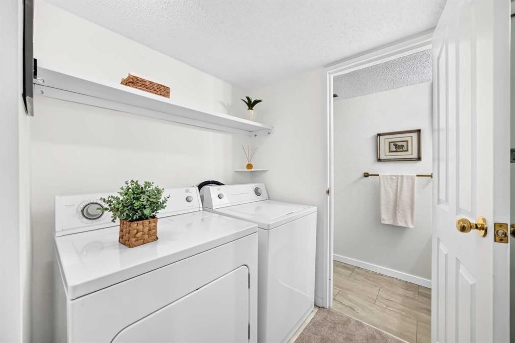 403-11010 Bonaventure Drive Se, Calgary, AB - Indoor Photo Showing Laundry Room