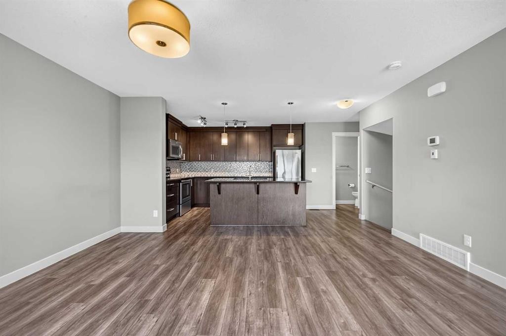 905 Evanston Manor Nw, Calgary, AB - Indoor Photo Showing Kitchen