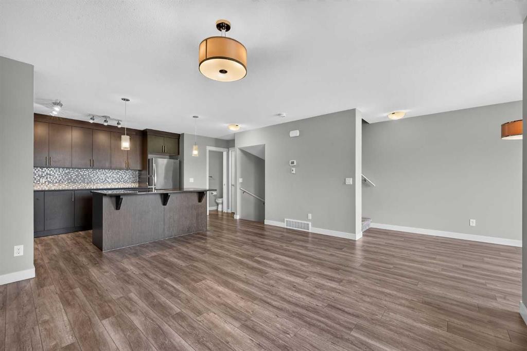 905 Evanston Manor Nw, Calgary, AB - Indoor Photo Showing Kitchen With Upgraded Kitchen