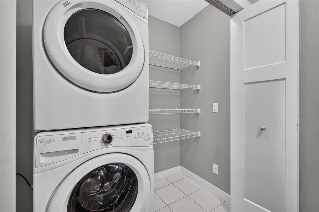 905 Evanston Manor Nw, Calgary, AB - Indoor Photo Showing Laundry Room