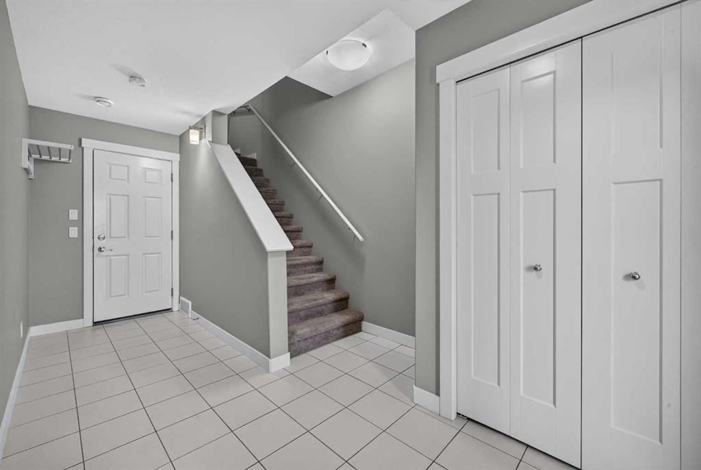 905 Evanston Manor Nw, Calgary, AB - Indoor Photo Showing Other Room
