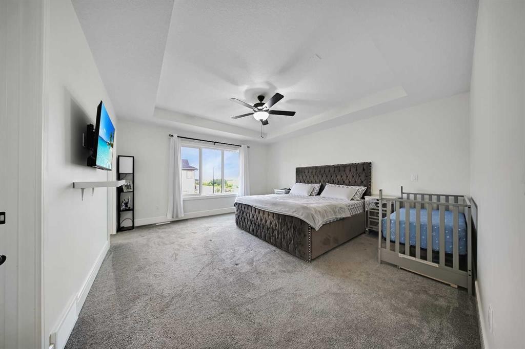 70 South Shore Bay, Chestermere, AB - Indoor Photo Showing Bedroom