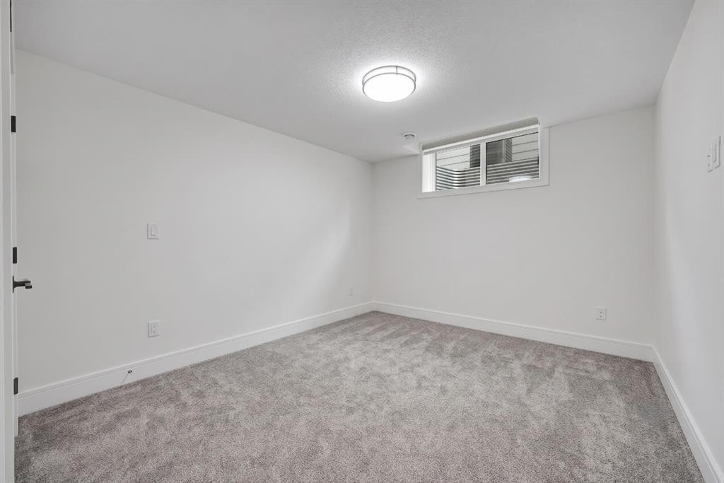 70 South Shore Bay, Chestermere, AB - Indoor Photo Showing Other Room