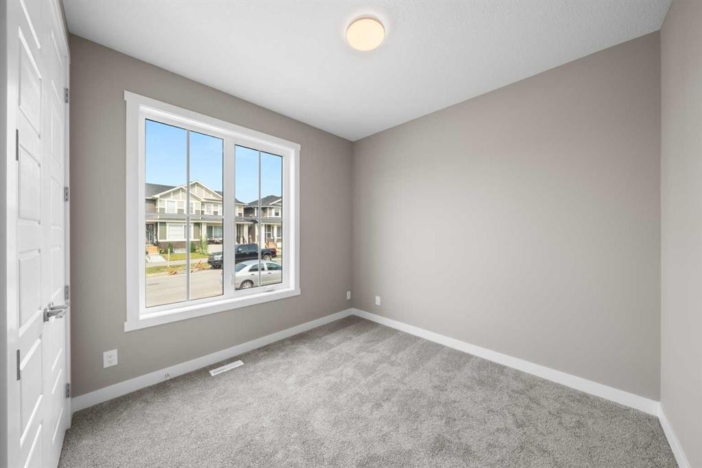408 Sora Boulevard Se, Calgary, AB - Indoor Photo Showing Other Room