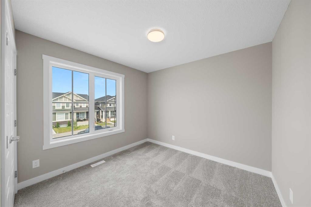 408 Sora Boulevard Se, Calgary, AB - Indoor Photo Showing Other Room