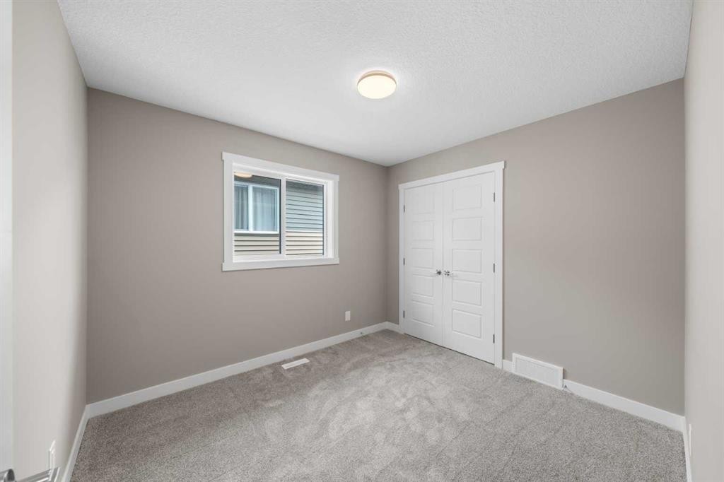 408 Sora Boulevard Se, Calgary, AB - Indoor