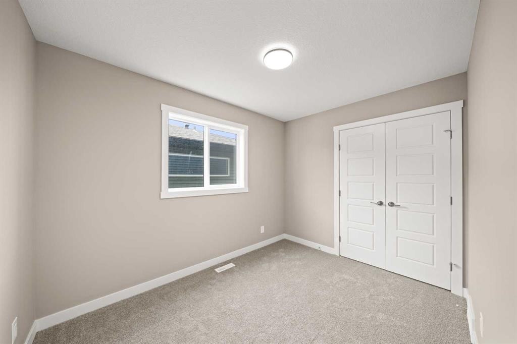 664 Sora Boulevard Se, Calgary, AB - Indoor Photo Showing Other Room