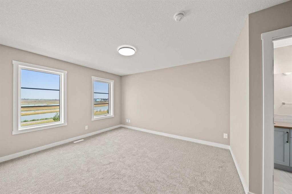 664 Sora Boulevard Se, Calgary, AB - Indoor Photo Showing Other Room