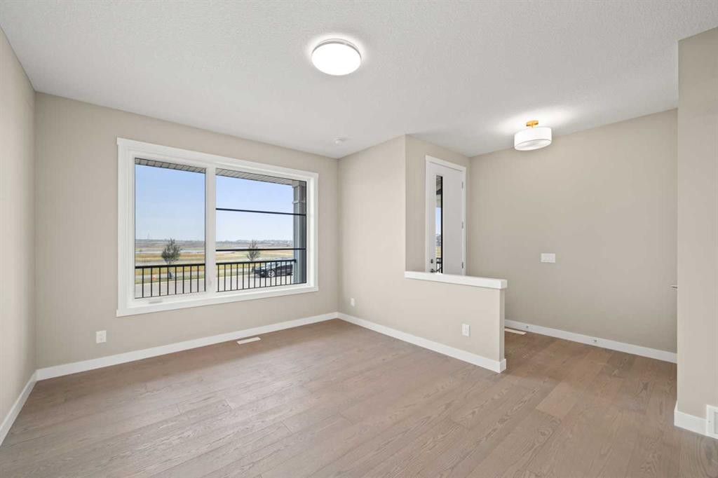 660 Sora Boulevard Se, Calgary, AB - Indoor Photo Showing Other Room