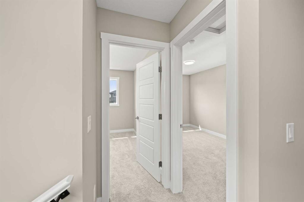 660 Sora Boulevard Se, Calgary, AB - Indoor Photo Showing Other Room