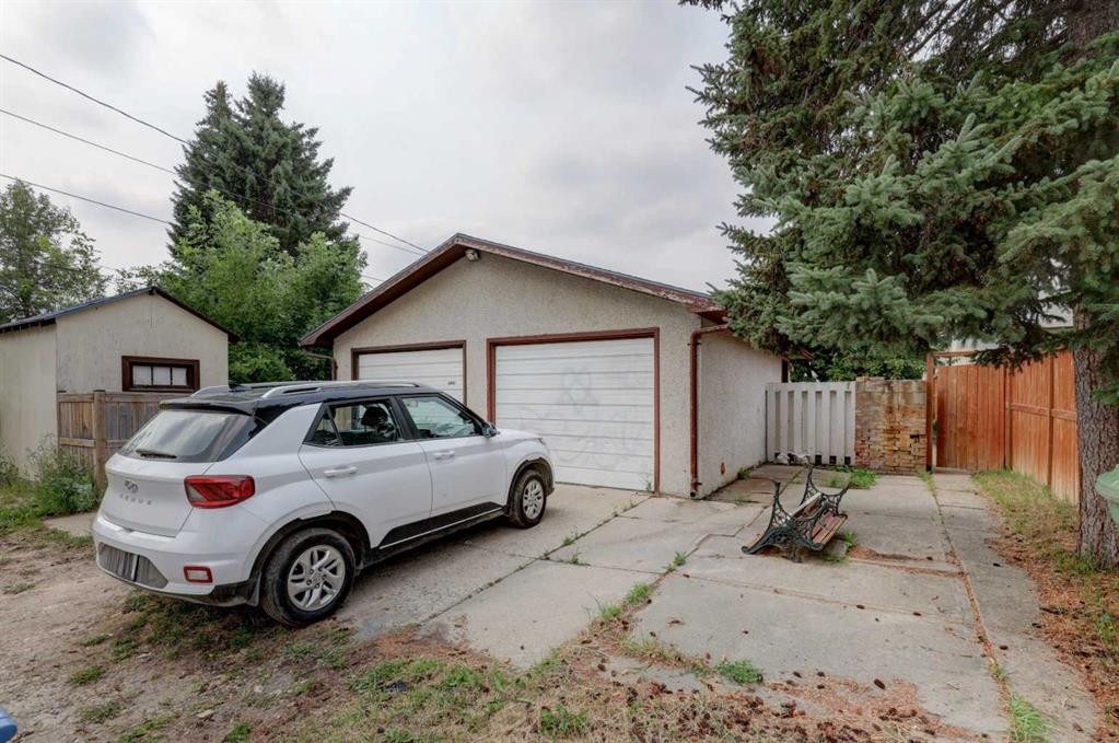 624 38 Street Sw, Calgary, AB - Outdoor