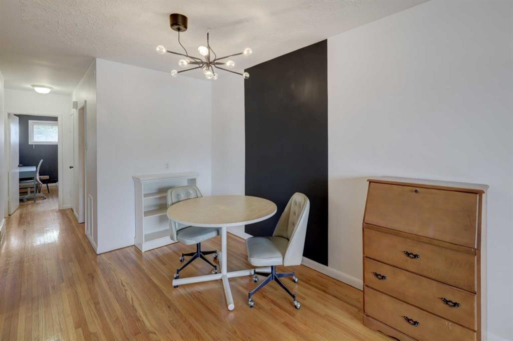 624 38 Street Sw, Calgary, AB - Indoor Photo Showing Other Room