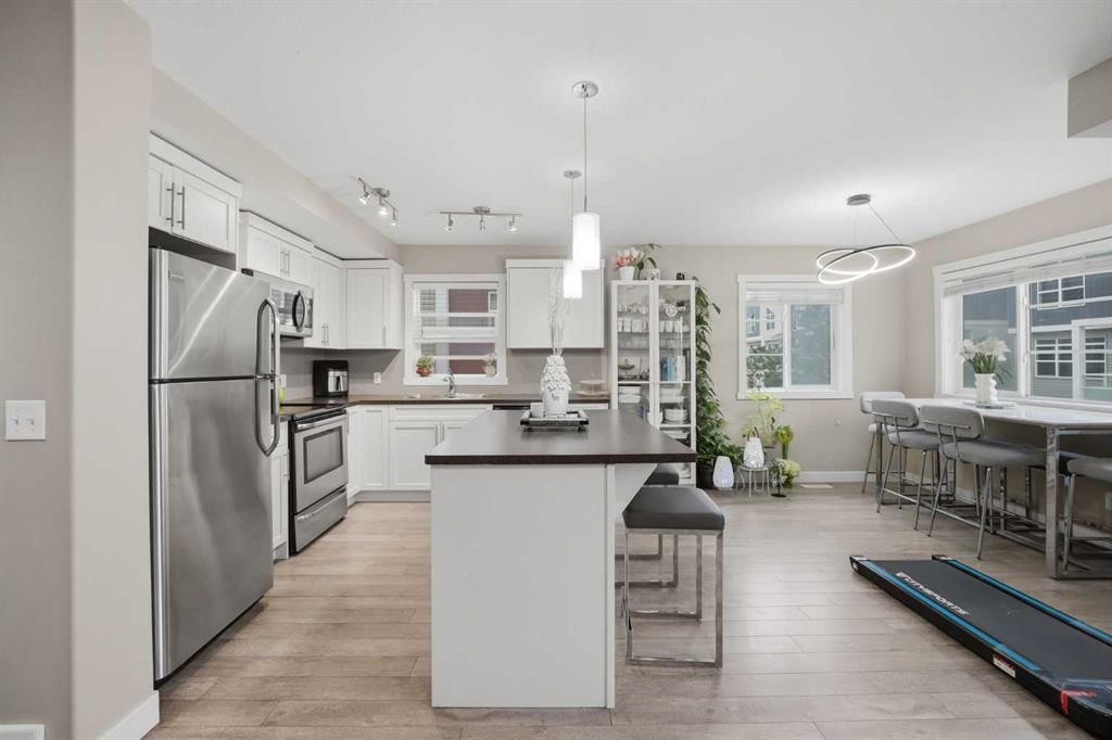 427 Redstone View Ne, Calgary, AB - Indoor Photo Showing Kitchen