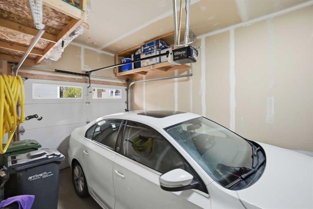 427 Redstone View Ne, Calgary, AB - Indoor Photo Showing Garage