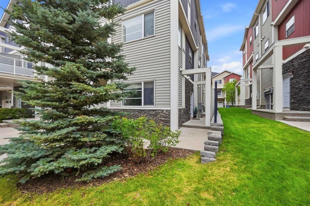 427 Redstone View Ne, Calgary, AB - Outdoor With Facade