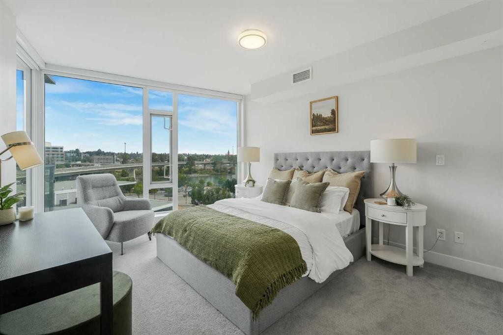 402-519 Riverfront Avenue Se, Calgary, AB - Indoor Photo Showing Bedroom