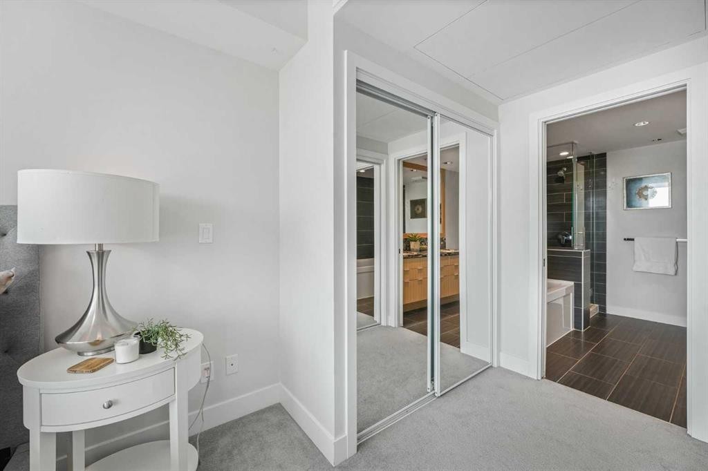 402-519 Riverfront Avenue Se, Calgary, AB - Indoor Photo Showing Other Room